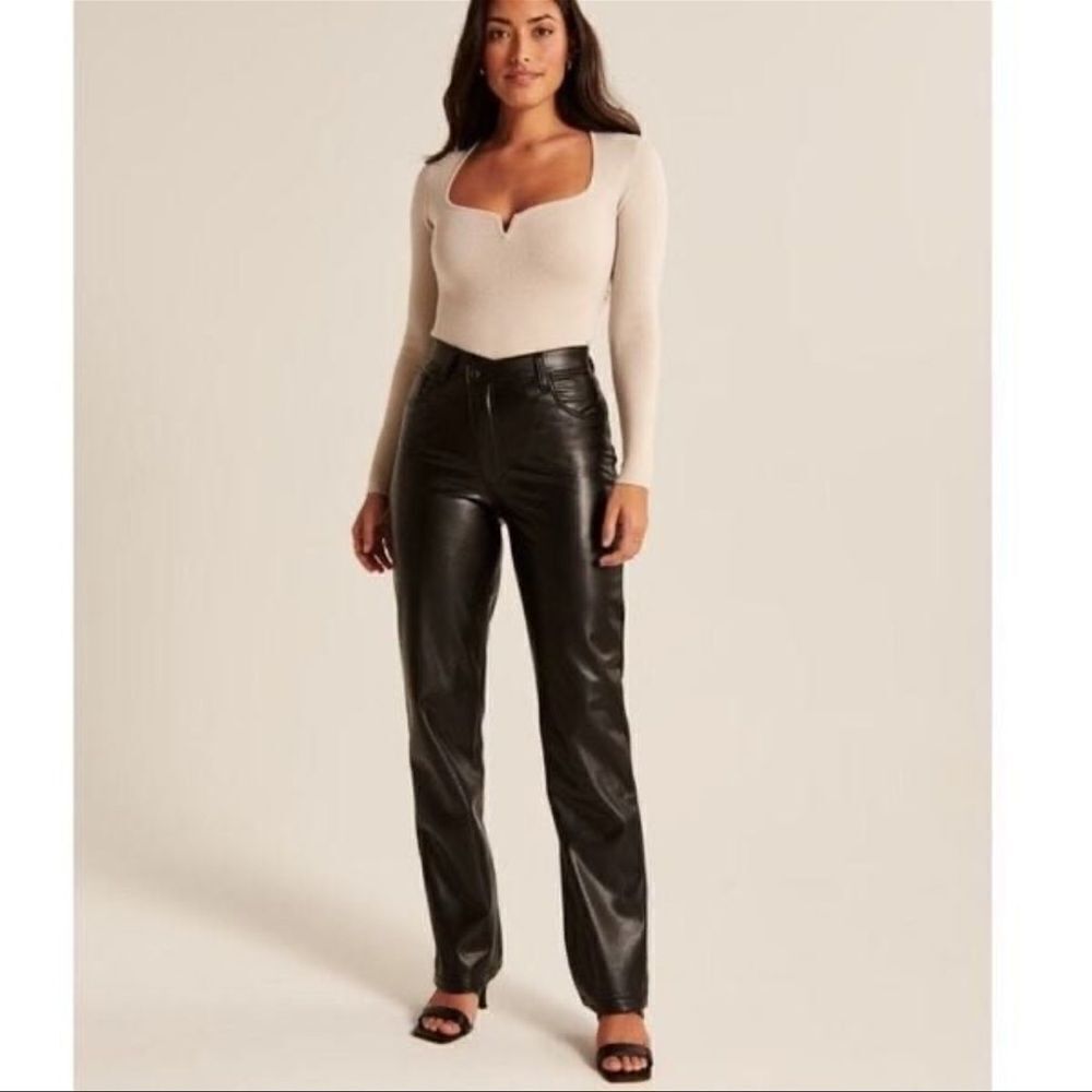 Abercrombie & Fitch 90s Straight Ultra High Rise Vegan Leather Pants Black 31/12